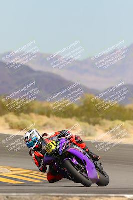 media/Oct-30-2022-CVMA (Sun) [[fb421c3cec]]/Race 5 Amateur Formula Middleweight/